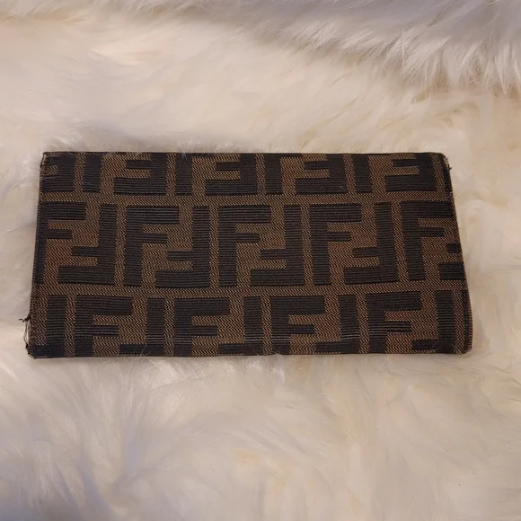💕VINTAGE FENDI ZUCCA WALLET💕 - Picture 3 of 17